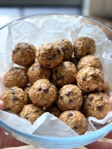 Peanut Butter Chocolate Chip Oatmeal Protein Ball Bites