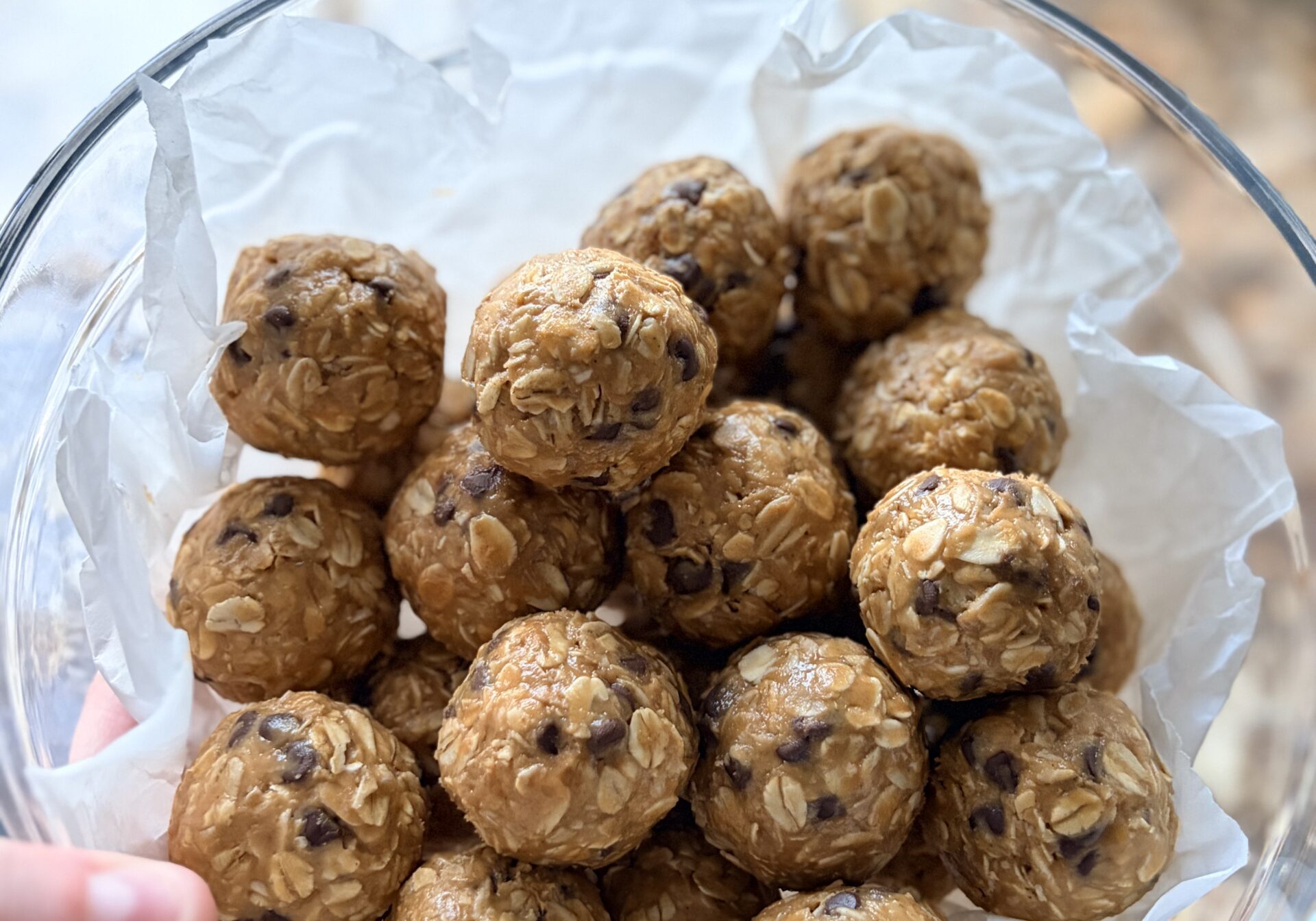 Peanut Butter Chocolate Chip Oatmeal Protein Ball Bites